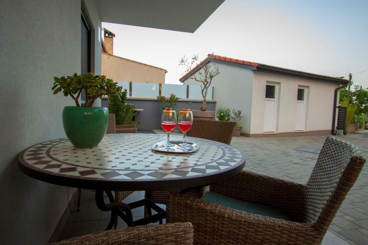 Apartman Nebo Pula Luaran gambar