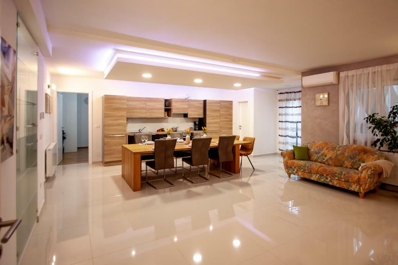 Apartman Nebo Pula Luaran gambar