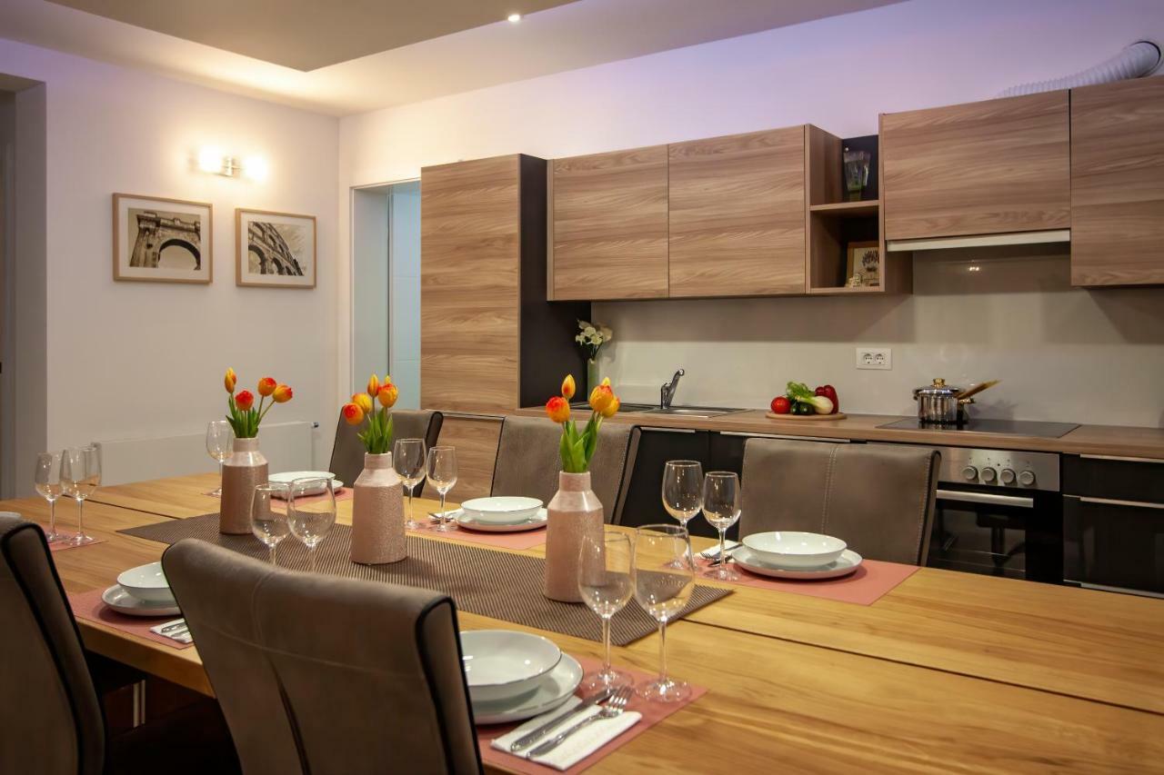 Apartman Nebo Pula Luaran gambar